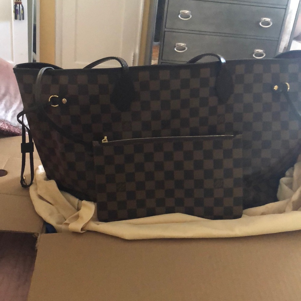 NWT LV Neverfull GM Bag.  In box with dust cover.
